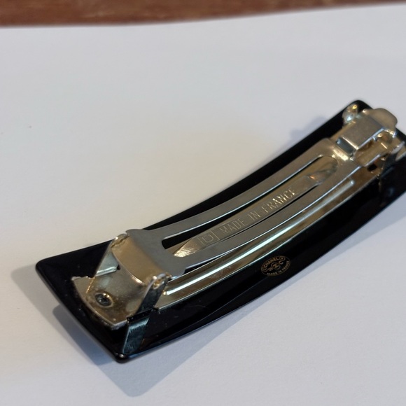 CHANEL Black Hair Clip with Sparkling Crystal Details - Picture 4 of 6